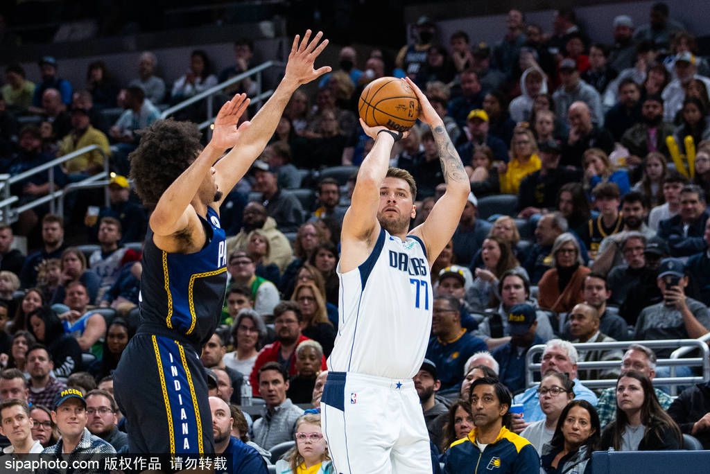 特雷-杨21+13 德罗赞25+6 庄神24+25 公牛送老鹰3连败NBA常规赛公牛主场迎战老鹰，开场后老鹰在进攻端进入状态较慢，公牛在首节尾声一波9-0建立领先。